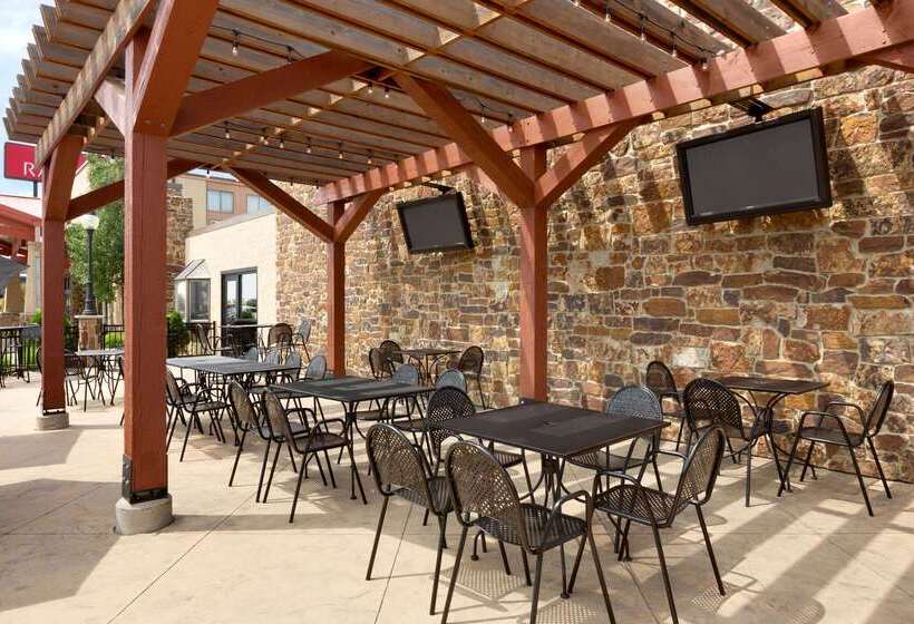 בית מלון כפרי Ramada By Wyndham Fargo