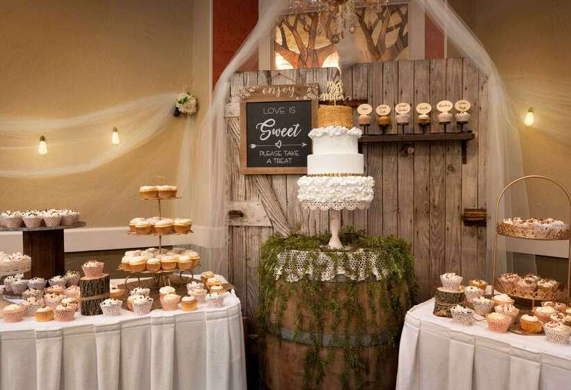 בית מלון כפרי Ramada By Wyndham Fargo