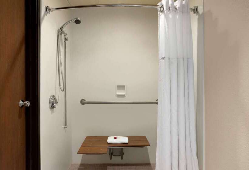 בית מלון כפרי Ramada By Wyndham Fargo