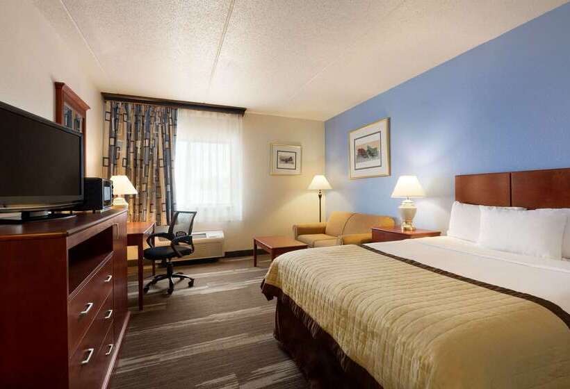 בית מלון כפרי Ramada By Wyndham Fargo