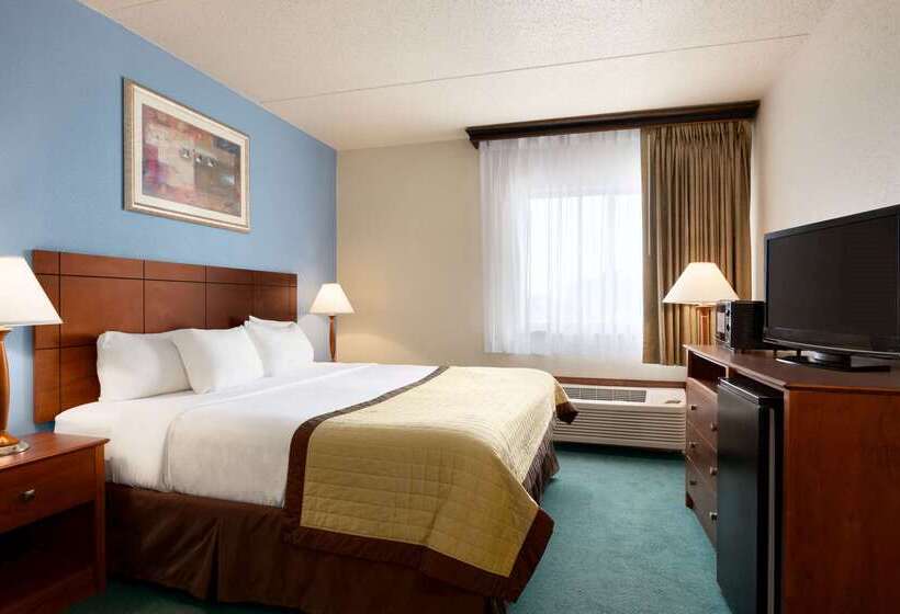 בית מלון כפרי Ramada By Wyndham Fargo