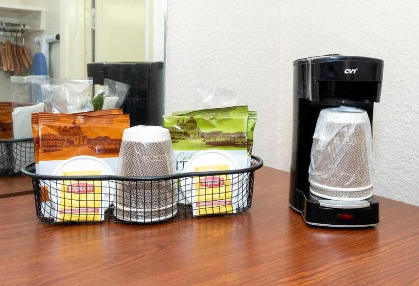 בית מלון כפרי Red Roof Inn Meridian