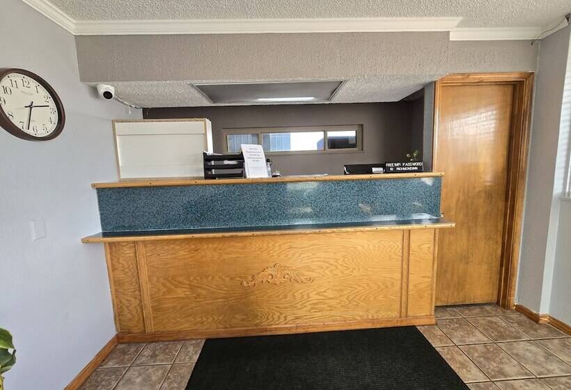 فندق Richmond Inn & Suites