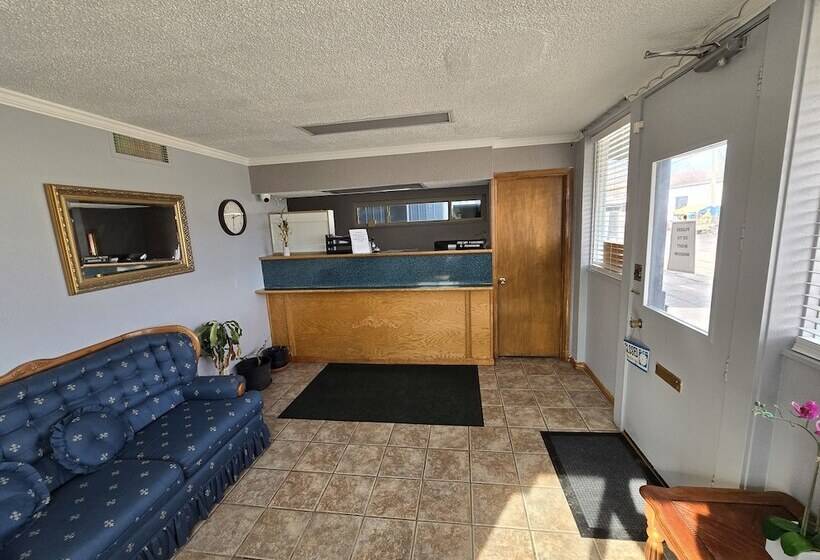 فندق Richmond Inn & Suites