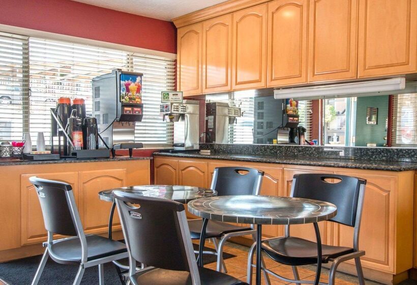 酒店 Rodeway Inn Fallbrook Downtown