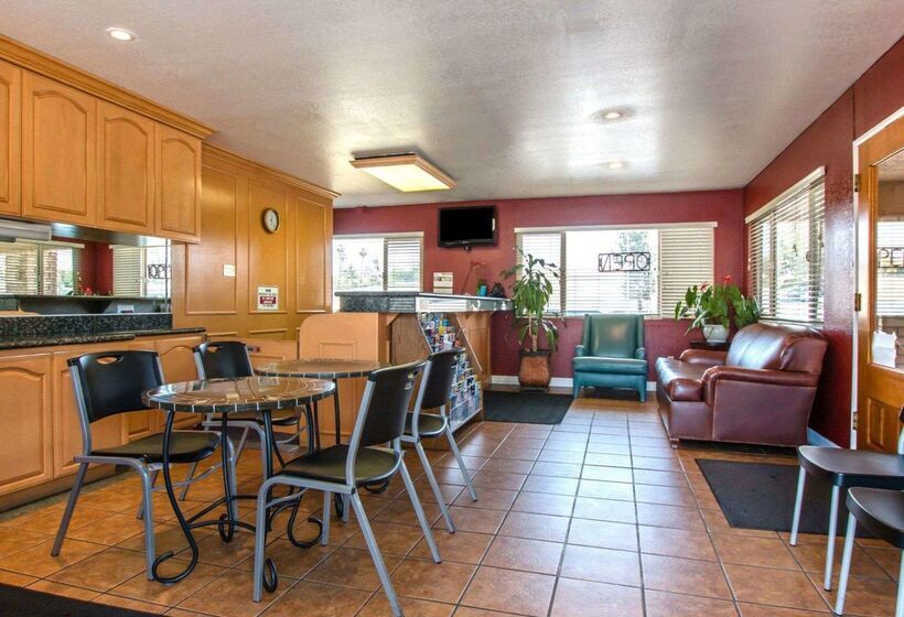 酒店 Rodeway Inn Fallbrook Downtown