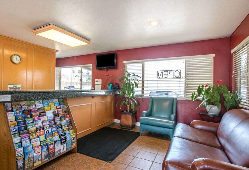 酒店 Rodeway Inn Fallbrook Downtown