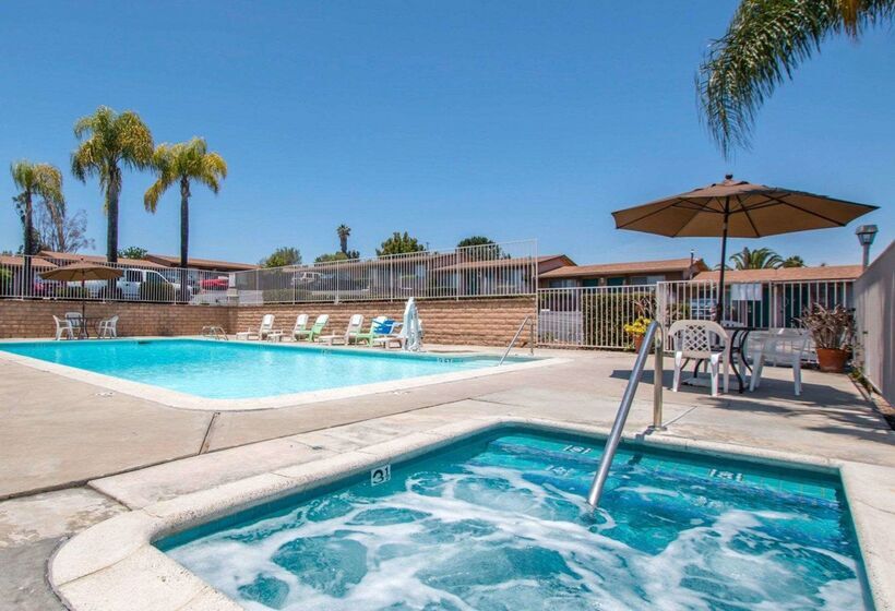 酒店 Rodeway Inn Fallbrook Downtown