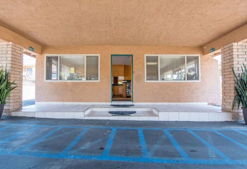 酒店 Rodeway Inn Fallbrook Downtown