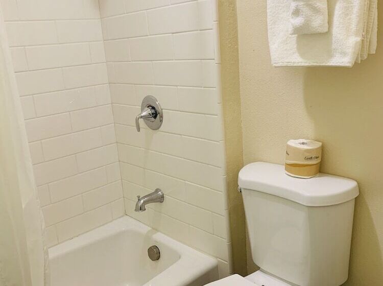 酒店 Rodeway Inn Fallbrook Downtown