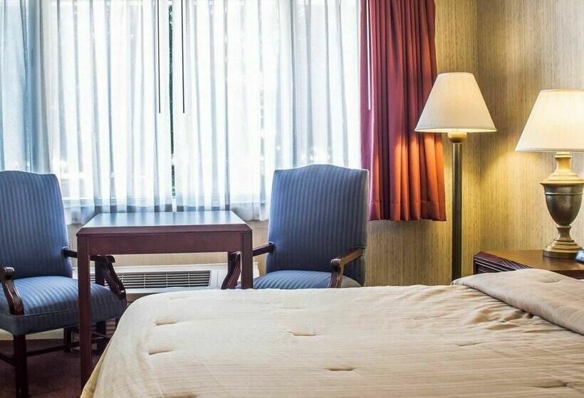 Отель Rodeway Inn Marshall Manor