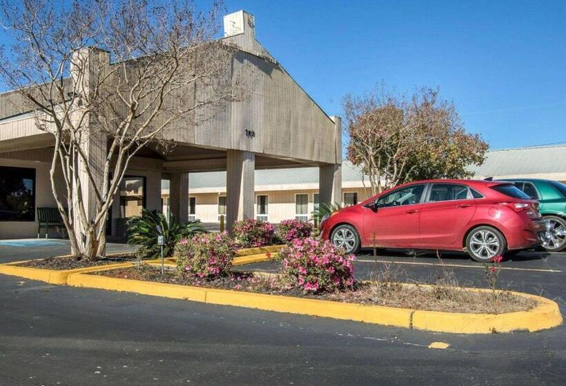هتل Rodeway Inn & Suites
