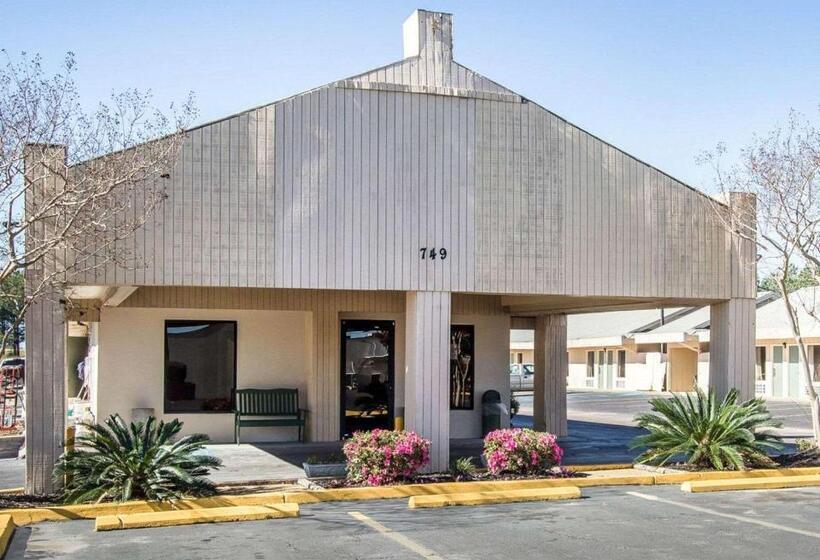 فندق Rodeway Inn & Suites