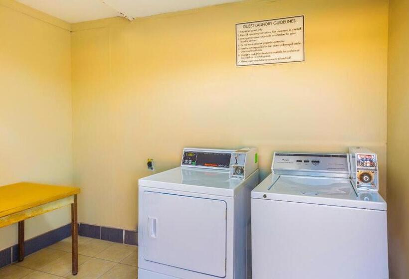 فندق Rodeway Inn & Suites