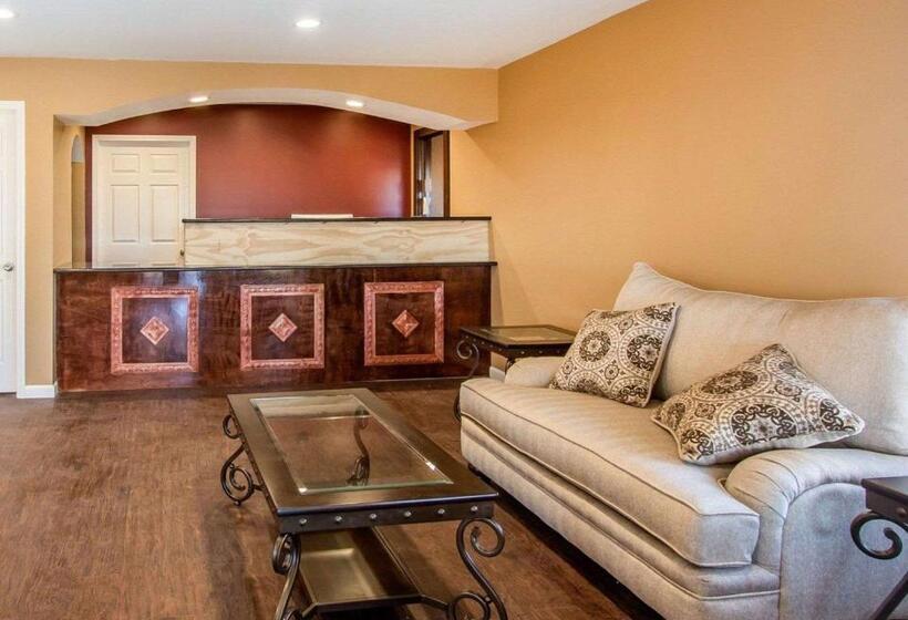 فندق Rodeway Inn & Suites