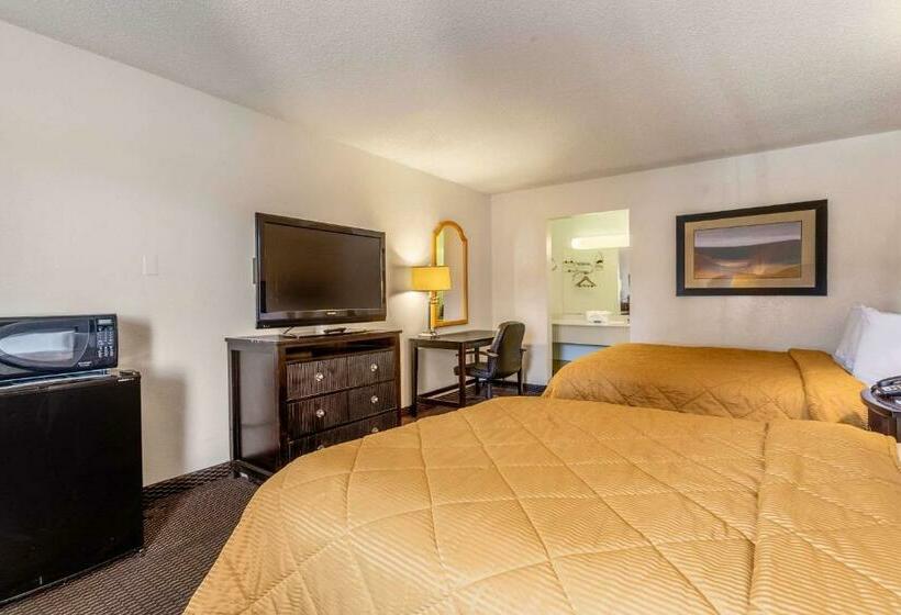 호텔 Rodeway Inn & Suites