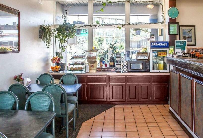 فندق Rodeway Inn & Suites Roseburg