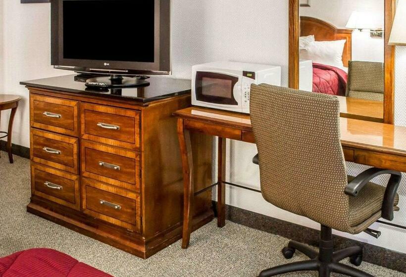 فندق Rodeway Inn & Suites Roseburg