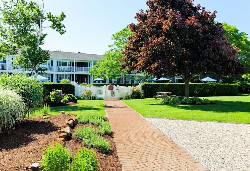 هتل The Seaglass Inn & Spa