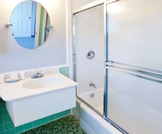 호텔 The Seaglass Inn & Spa