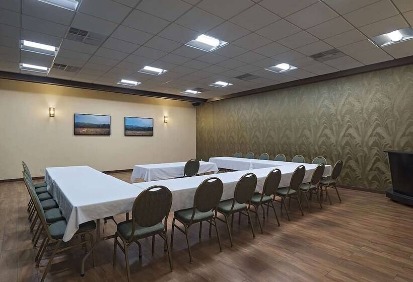 فندق Stevens Inn A Howard Johnson By Wyndham