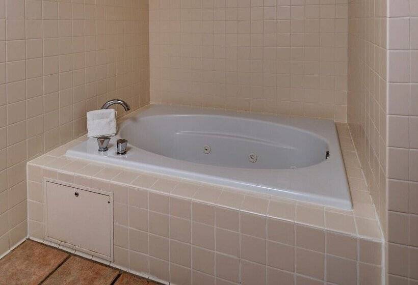 فندق Stevens Inn A Howard Johnson By Wyndham