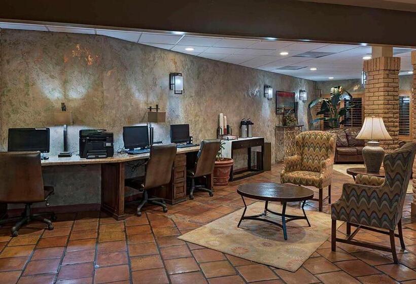 هتل Stevens Inn A Howard Johnson By Wyndham