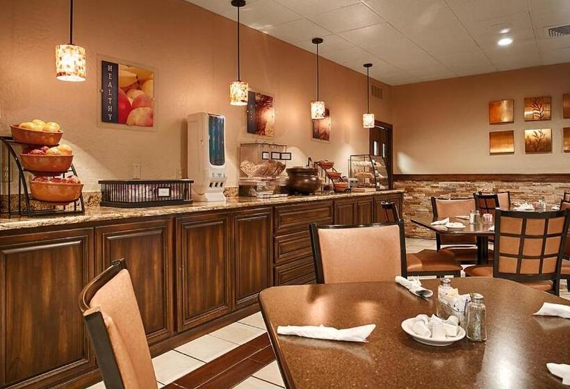 هتل Stevens Inn A Howard Johnson By Wyndham