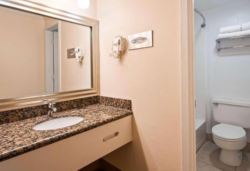 Отель Sturgis Lodge And Suites