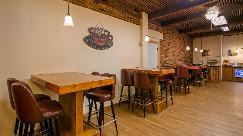 Отель Sturgis Lodge And Suites