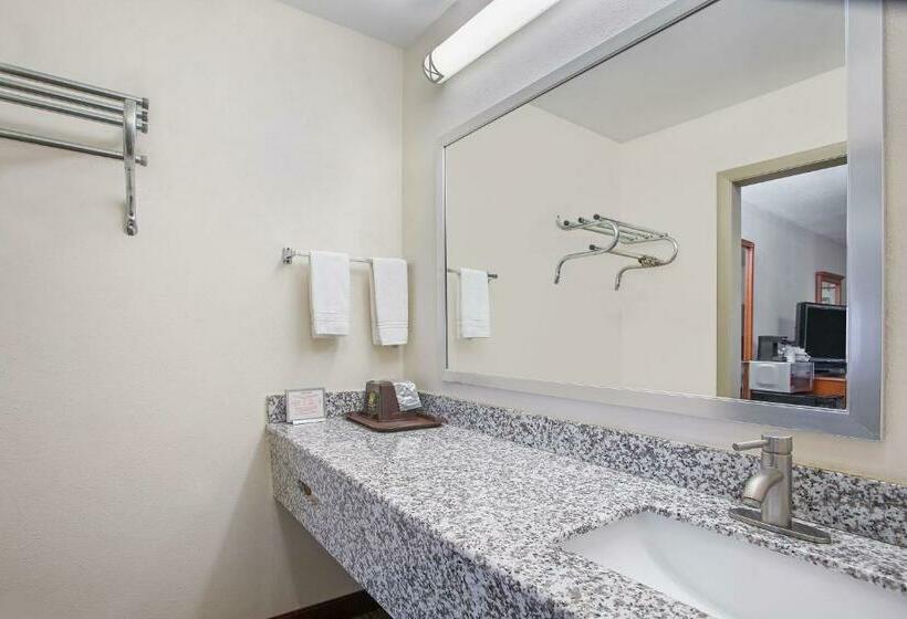 בית מלון כפרי Super 8 By Wyndham Cave City