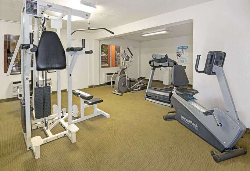 ホテル Super 8 By Wyndham El Paso Airport