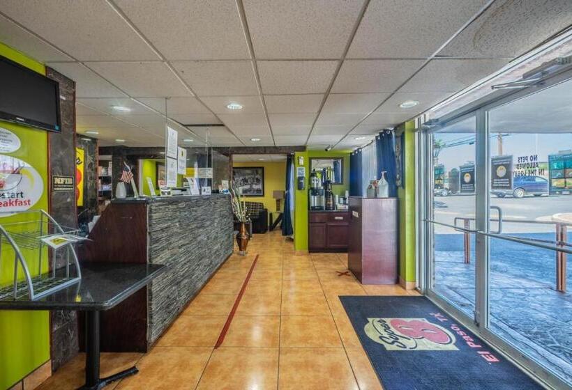 ホテル Super 8 By Wyndham El Paso Airport