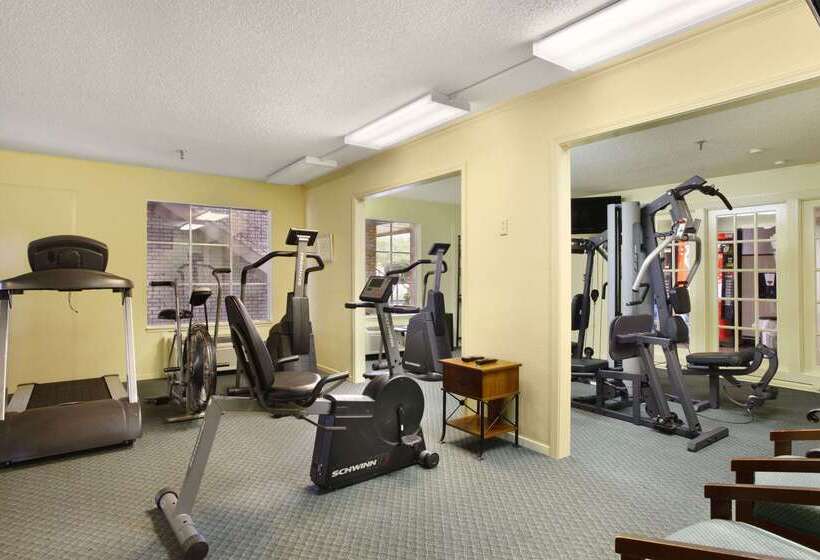 酒店 Super 8 By Wyndham New Iberia