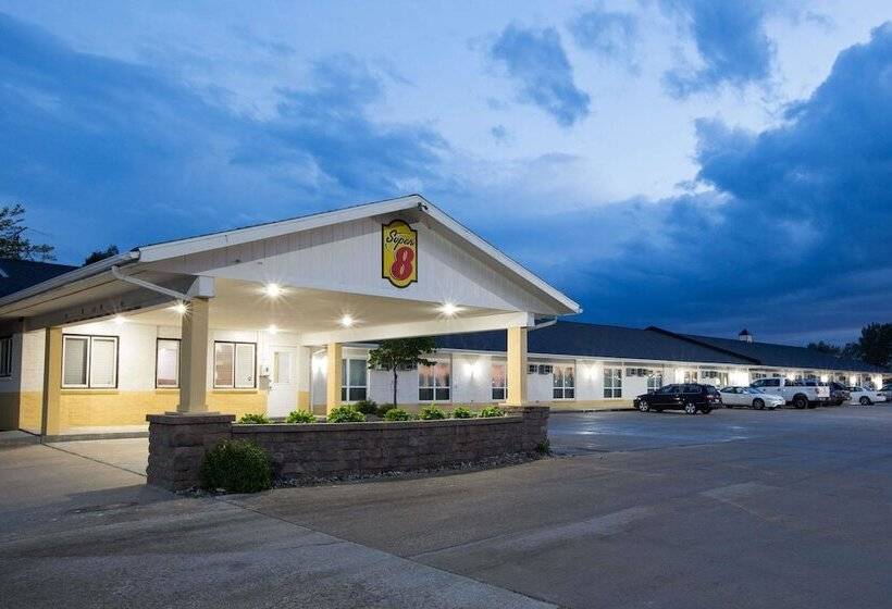 호텔 Super 8 By Wyndham Williams