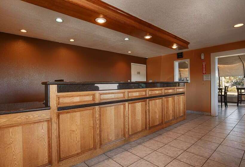 Surestay Hotel By Best Western Zapata