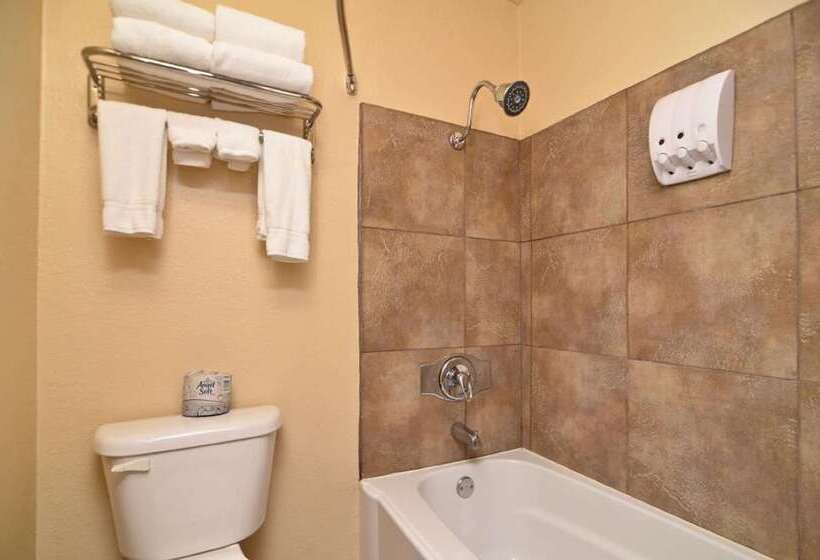 Surestay Hotel By Best Western Zapata