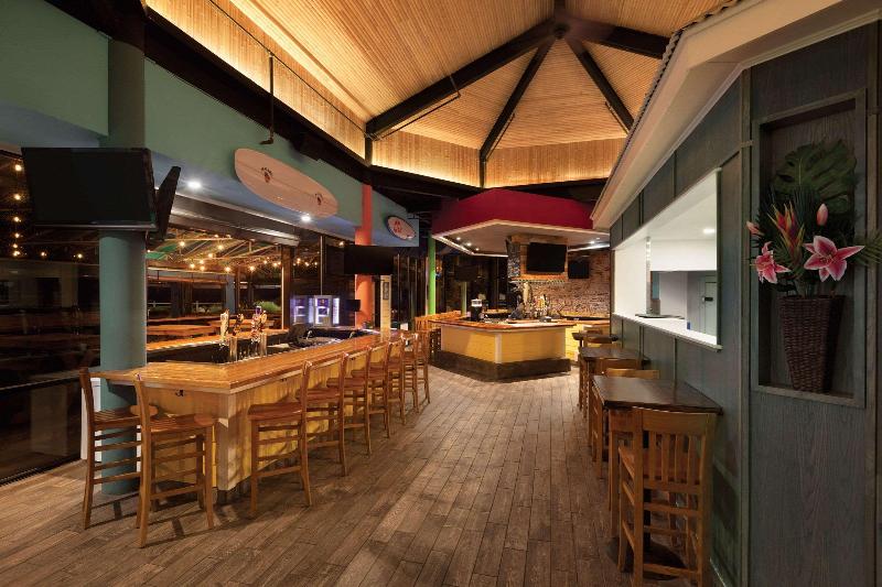 Surfbreak Virginia Beach Oceanfront, Ascend Hotel Collection