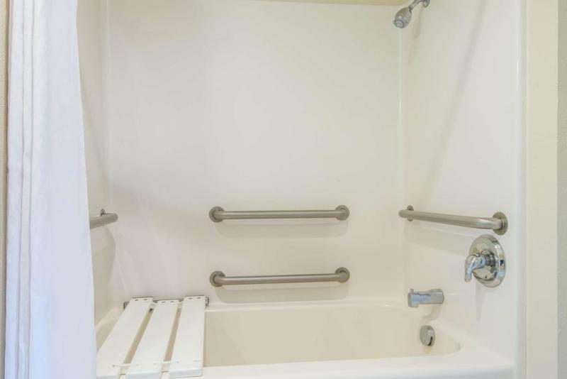 בית מלון כפרי The Days Inn University