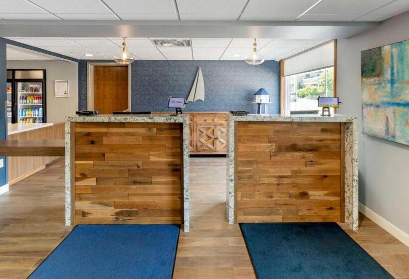 The Harborview, Ascend Hotel Collection