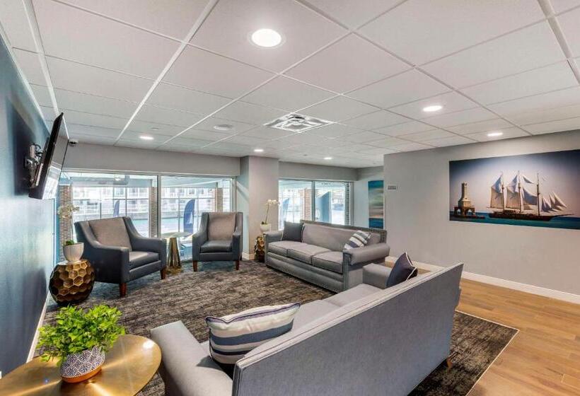 The Harborview, Ascend Hotel Collection