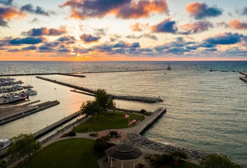 The Harborview, Ascend Hotel Collection