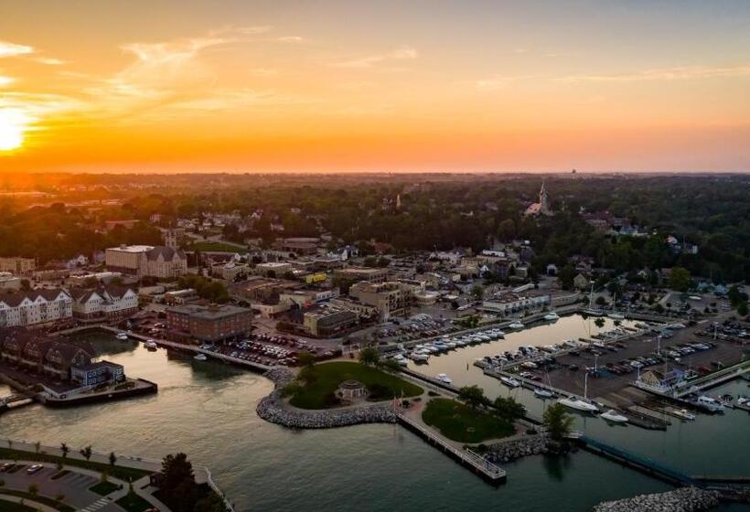 The Harborview, Ascend Hotel Collection