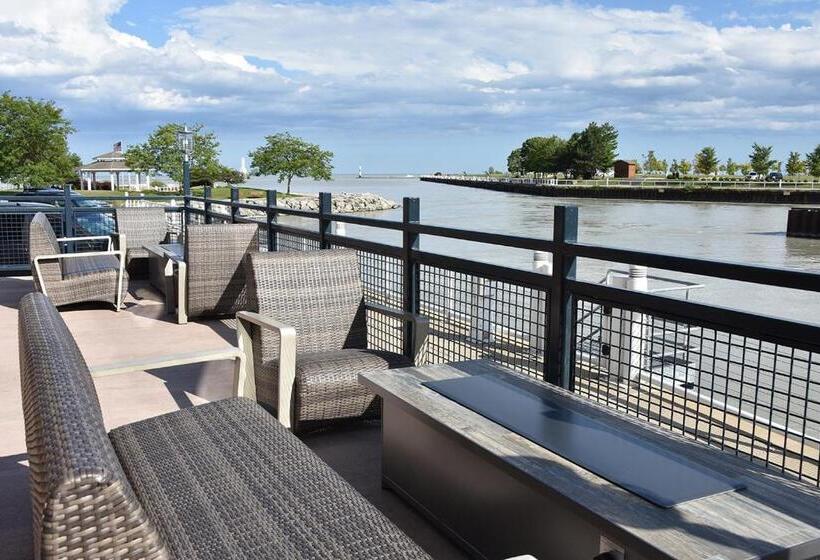 The Harborview, Ascend Hotel Collection