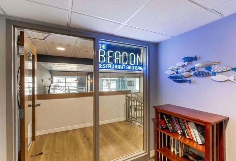 The Harborview, Ascend Hotel Collection