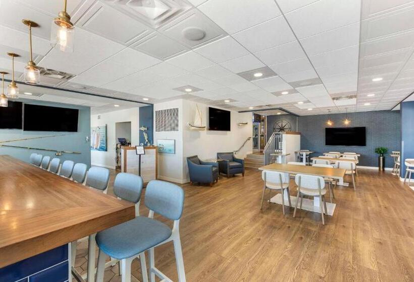 The Harborview, Ascend Hotel Collection