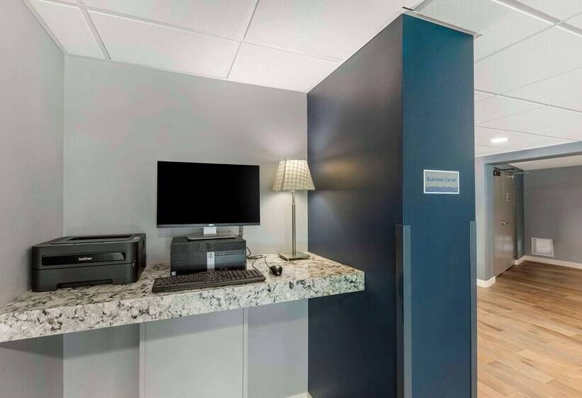 The Harborview, Ascend Hotel Collection