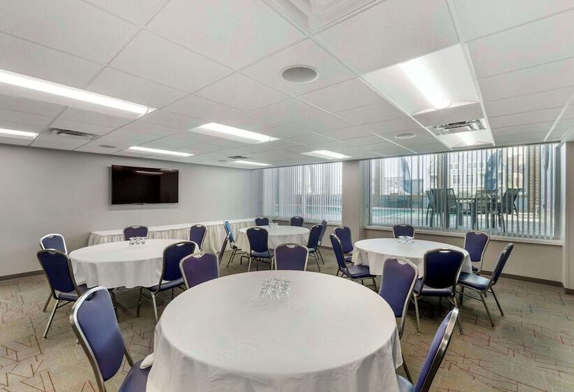The Harborview, Ascend Hotel Collection