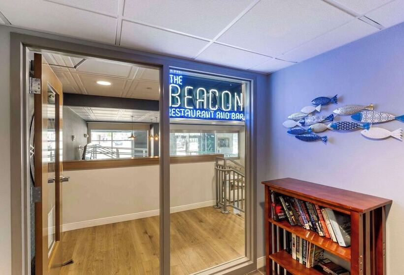 The Harborview, Ascend Hotel Collection