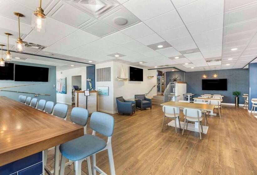 The Harborview, Ascend Hotel Collection